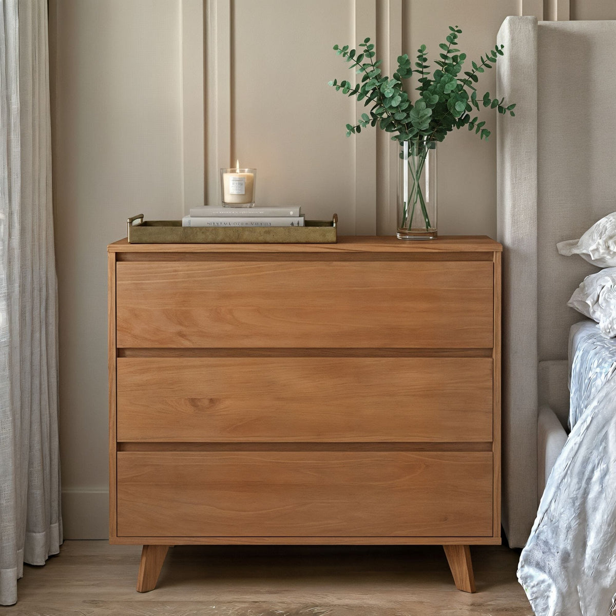 Modern 3-Drawer Dresser Modern 3-Drawer Dresser