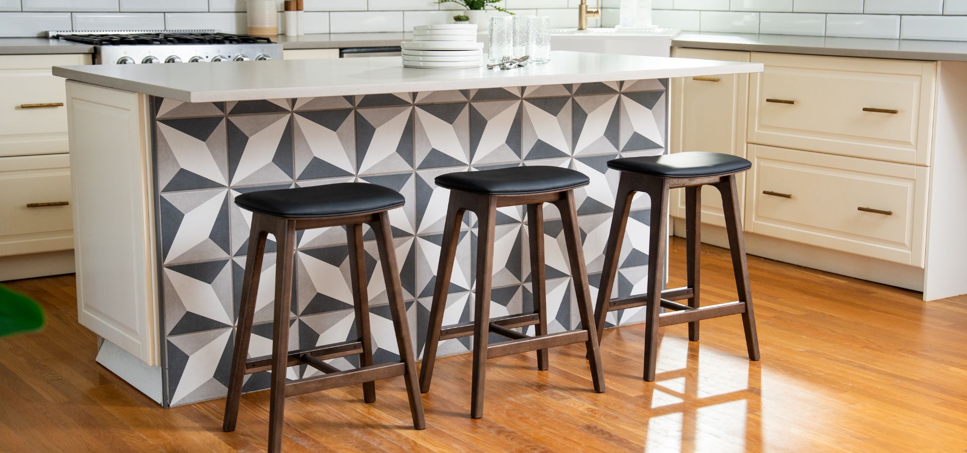 Counter Stool vs. Bar Stool: What's the Difference?